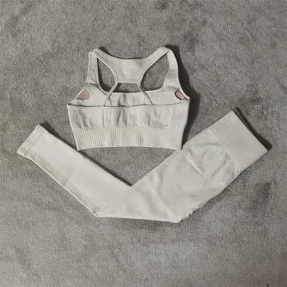 Seamless Athleisure Outfit