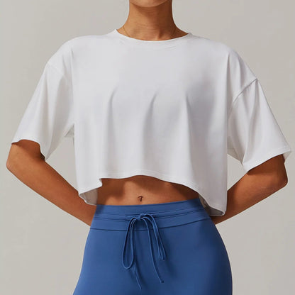 FlexFit Femme – Quick-Dry Crop Yoga Tee