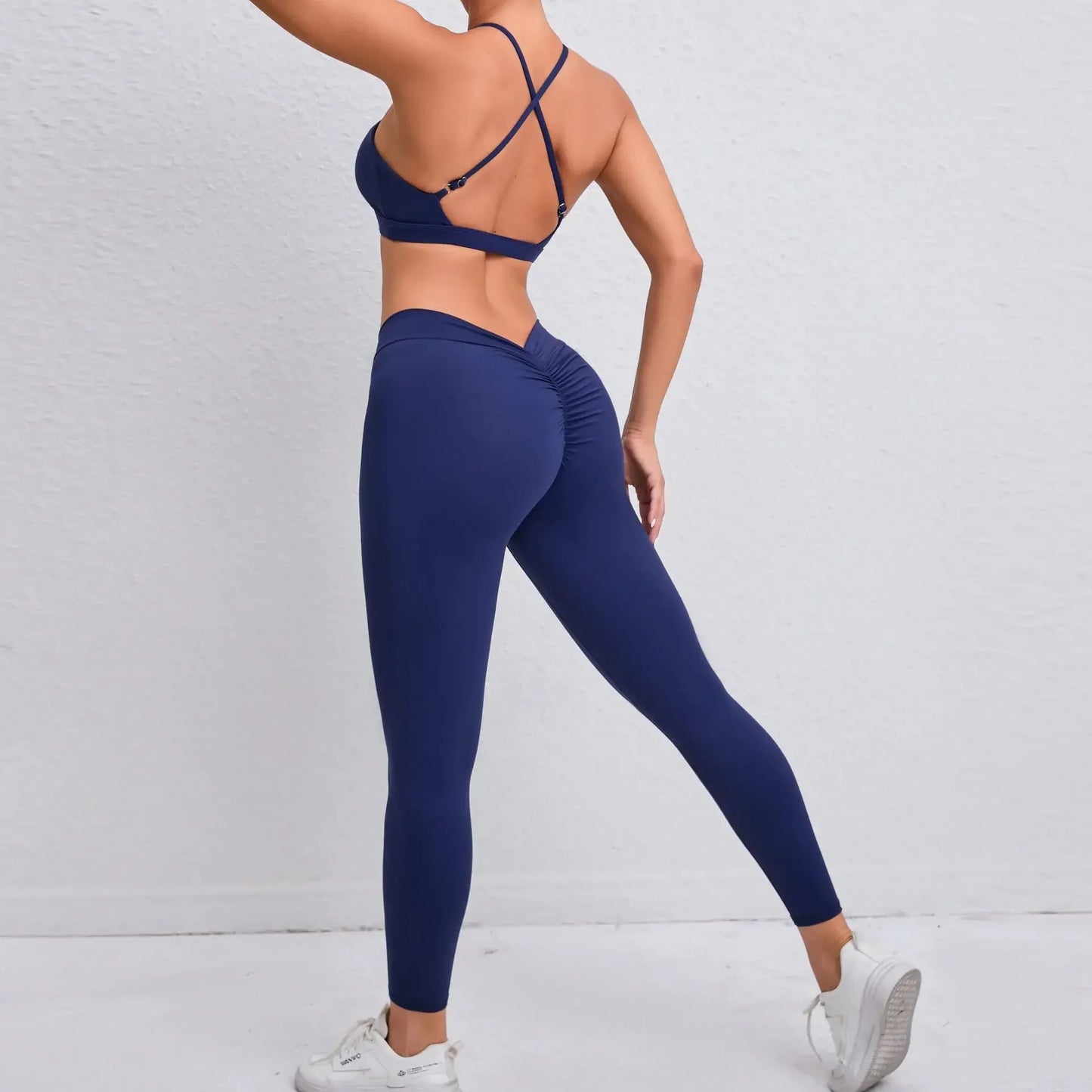 Seamless Yoga Set – Hip-Lifting Leggings & Cross Back Bra