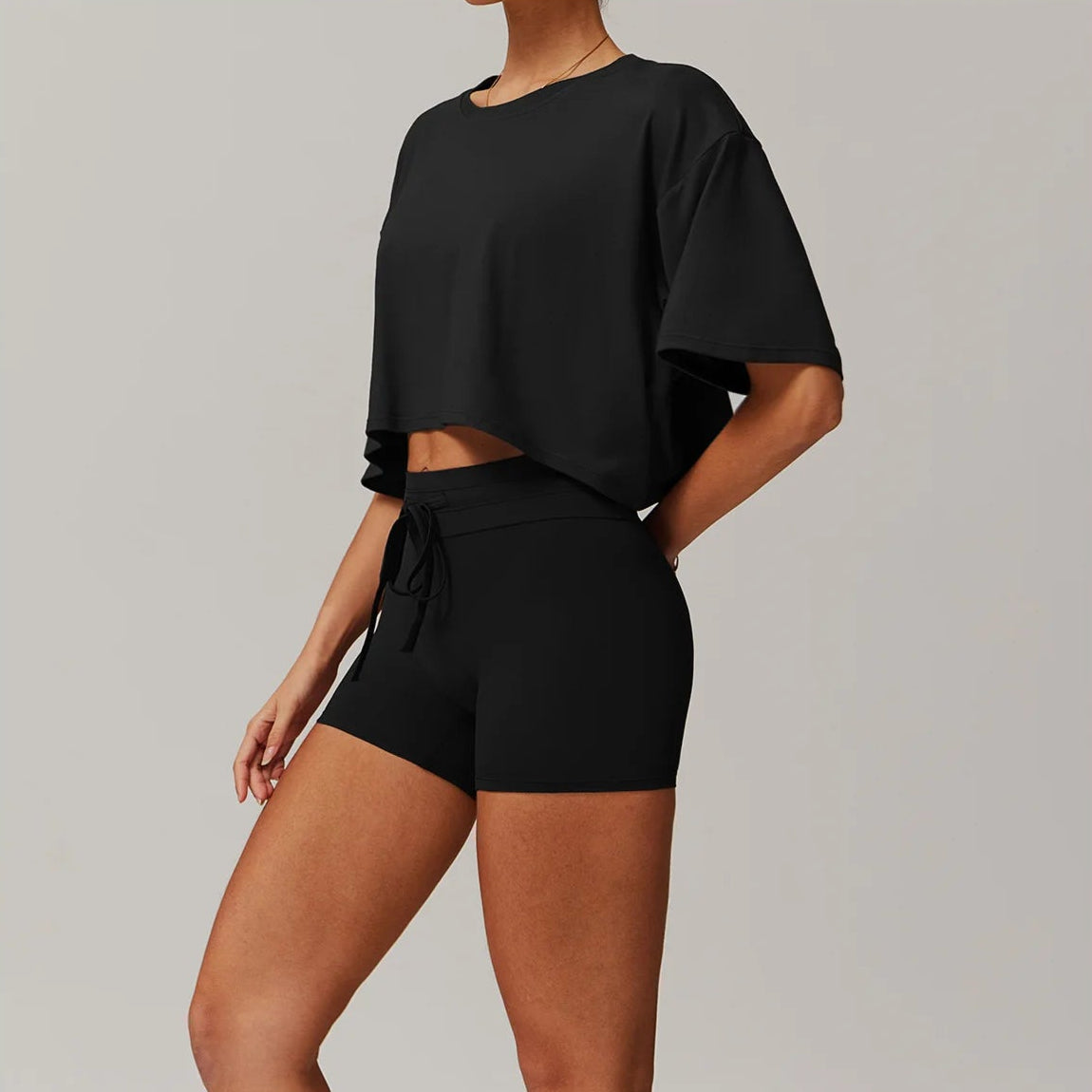 FlexFit Femme – Quick-Dry Crop Yoga Tee