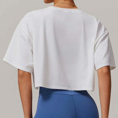 FlexFit Femme – Quick-Dry Crop Yoga Tee