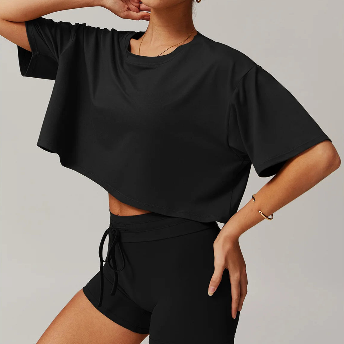 FlexFit Femme – Quick-Dry Crop Yoga Tee