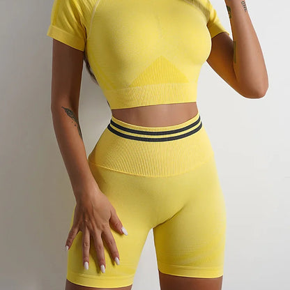 Crop Top & Hip-Lifting Shorts