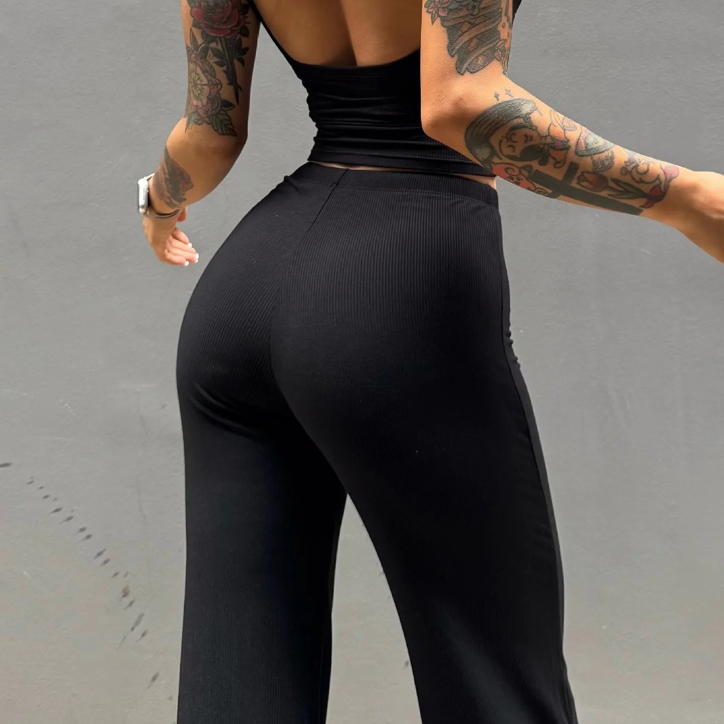 High-waisted booty-enhancing yoga pants
