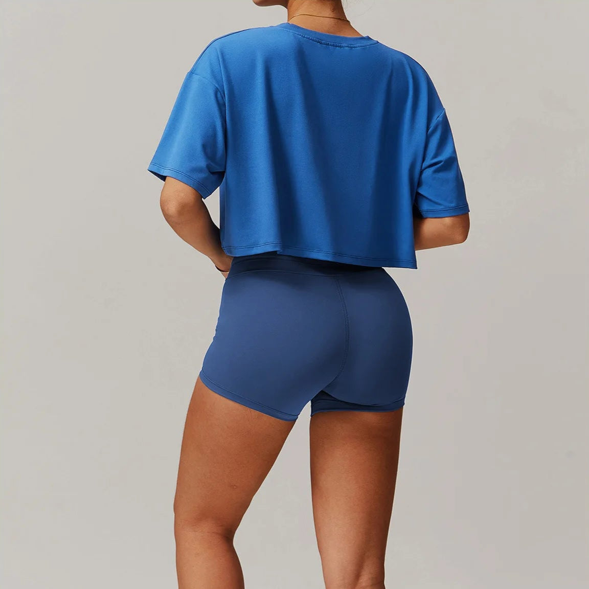 FlexFit Femme – Quick-Dry Crop Yoga Tee