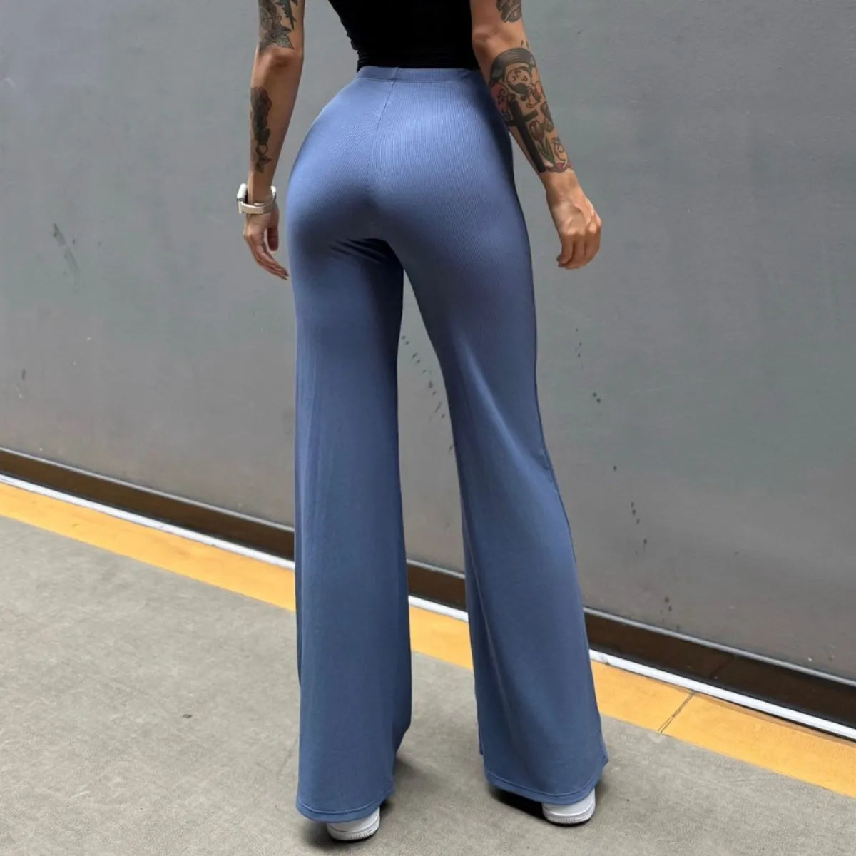 High-waisted booty-enhancing yoga pants