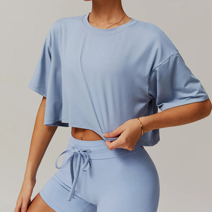 FlexFit Femme – Quick-Dry Crop Yoga Tee