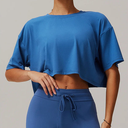 FlexFit Femme – Quick-Dry Crop Yoga Tee