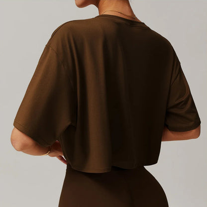 FlexFit Femme – Quick-Dry Crop Yoga Tee