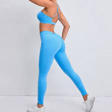 Seamless Yoga Set – Hip-Lifting Leggings & Cross Back Bra