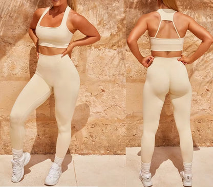 Seamless Athleisure Outfit